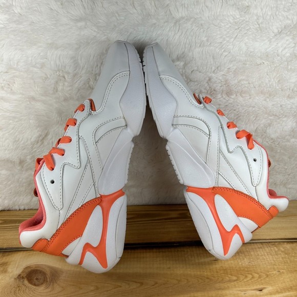 NEW Puma Womens Size 7 Nova x Pantone 2 Running Shoes Coral White Leather - Picture 6 of 11